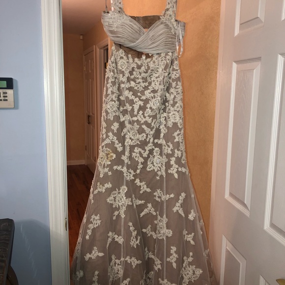 Prom/Sweet 16 gorgeous gown by Sherri Hill Size 2. - Picture 6 of 8